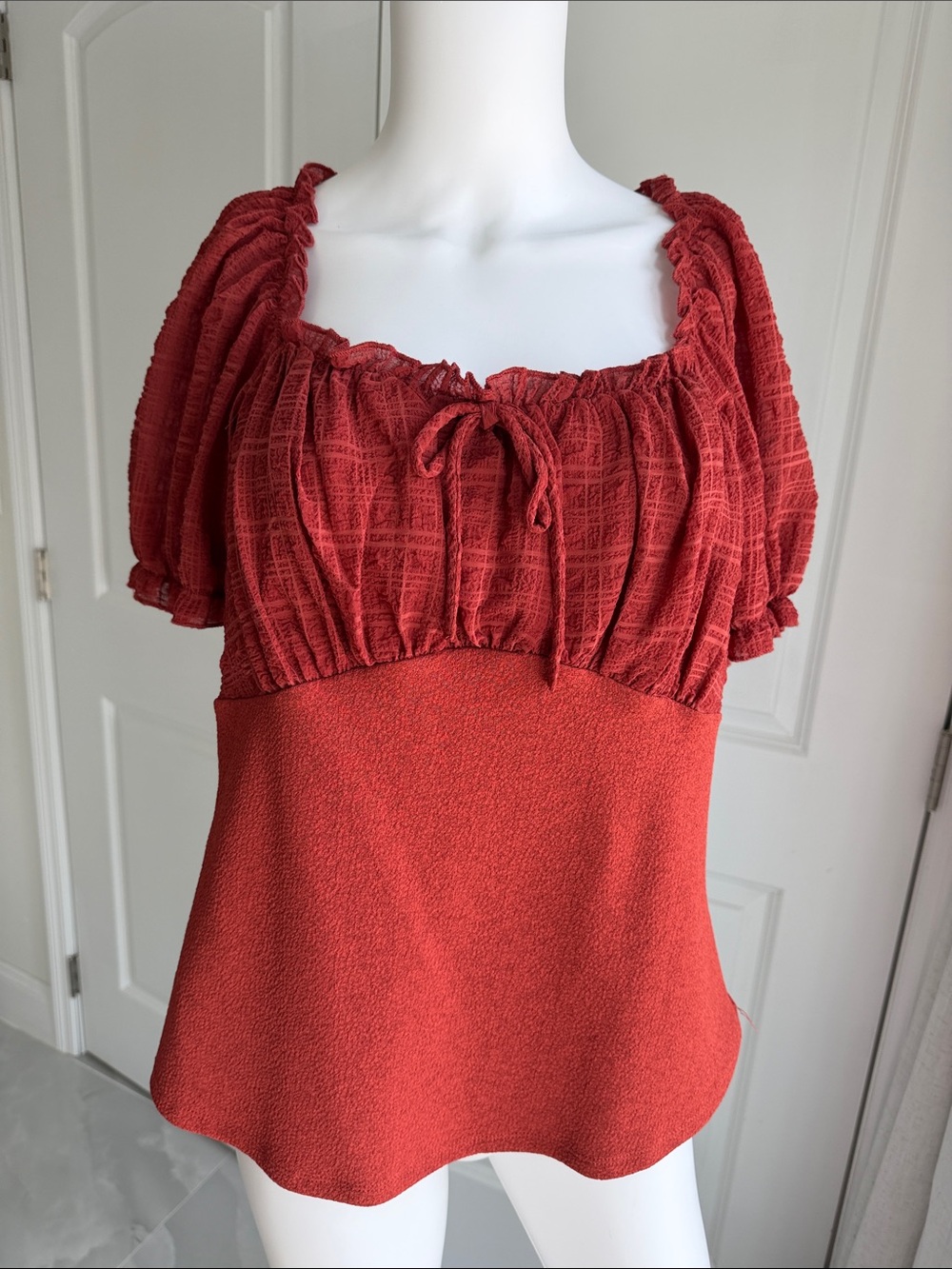 Status by Chenault Rust Square-Neck Puff Sleeve Blouse